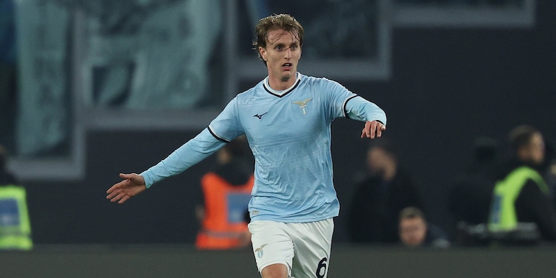 Infortunio Rovella, si ferma il centrocampista della Lazio: niente Udinese. Cosa è successo 1 Infortunio Rovella, si ferma il centrocampista della Lazio: niente Udinese. Cosa è successo