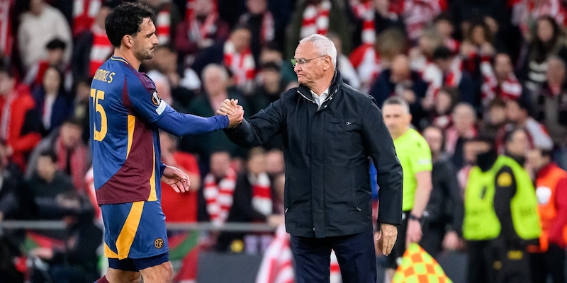 Hummels espulso dopo 11' in Athletic Bilbao-Roma: il bel gesto di Ranieri a bordo campo 1 Hummels espulso dopo 11' in Athletic Bilbao-Roma: il bel gesto di Ranieri a bordo campo