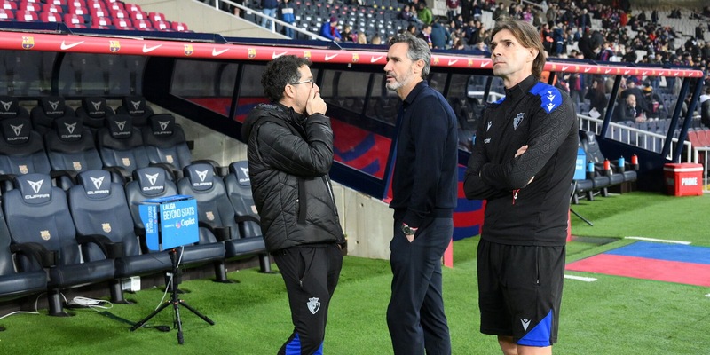 Barcellona e Liga sotto shock: un morto, partita sospesa 1 Barcellona e Liga sotto shock: un morto, partita sospesa