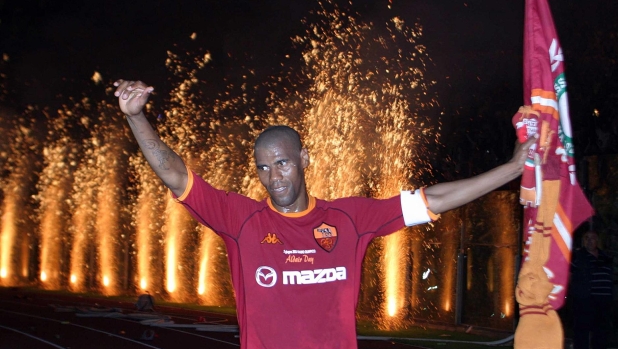 Aldair: "Roma, per il centenario sarebbe bello avere Ancelotti. E su Totti..." 1 Aldair: "Roma, per il centenario sarebbe bello avere Ancelotti. E su Totti..."