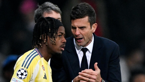 Motta e il silenzio assordante dei giocatori della Juve: sui social solo Mbangula lo saluta 1 Motta e il silenzio assordante dei giocatori della Juve: sui social solo Mbangula lo saluta