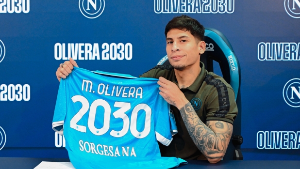 Napoli, è ufficiale: Olivera firma e rinnova fino al 2030 1 Napoli, è ufficiale: Olivera firma e rinnova fino al 2030