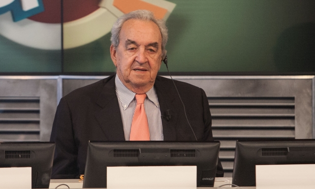 Pizzul, un gigante: l'intuizione di Paolo Valenti. La svolta? L'incontro con Beppe Viola 1 Pizzul, un gigante: l'intuizione di Paolo Valenti. La svolta? L'incontro con Beppe Viola