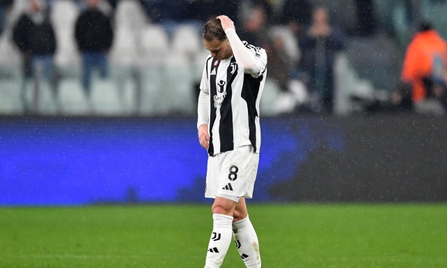 Juve, cori e fischi allo Stadium: esplode la contestazione. E a metà ripresa se ne vanno tutti 1 Juve, cori e fischi allo Stadium: esplode la contestazione. E a metà ripresa se ne vanno tutti