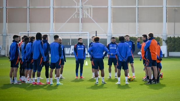 Motta tiene a rapporto la Juve: primo allenamento dopo il ko con l'Atalanta, il discorso di Thiago 1 Motta tiene a rapporto la Juve: primo allenamento dopo il ko con l'Atalanta, il discorso di Thiago