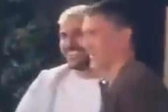 Maldini e Theo Hernandez prendono un caffè in centro a Milano: le immagini 1 Maldini e Theo Hernandez prendono un caffè in centro a Milano: le immagini