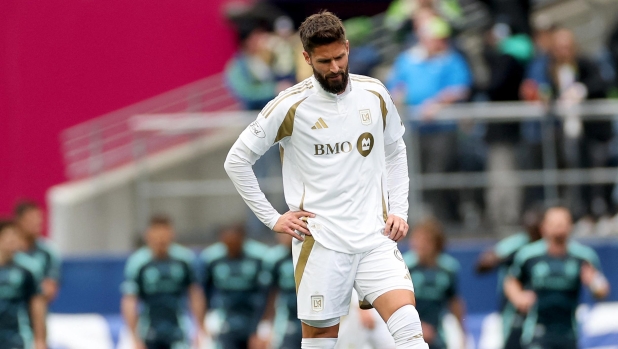 Crollo Giroud in Usa, 1000 minuti senza gol: numeri impietosi. La stampa lo boccia 1 Crollo Giroud in Usa, 1000 minuti senza gol: numeri impietosi. La stampa lo boccia