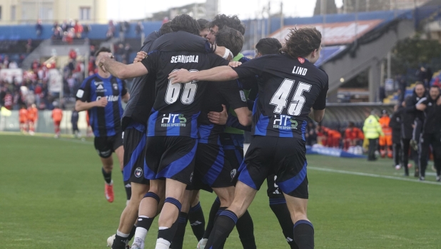 Pisa, tris al Mantova e fuga per la promozione. Samp e Carrarese, pari in rimonta 1 Pisa, tris al Mantova e fuga per la promozione. Samp e Carrarese, pari in rimonta