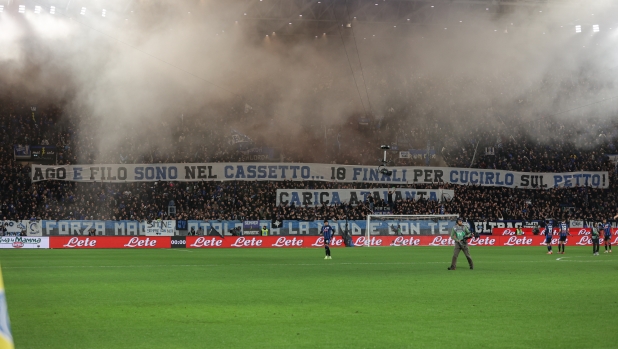 Bergamo incandescente. "Ago e filo sono nel cassetto": i tifosi credono allo scudetto 1 Bergamo incandescente. "Ago e filo sono nel cassetto": i tifosi credono allo scudetto