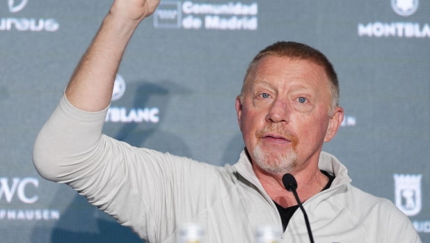Toh, anche Boris Becker tifa Roma: che esultanza al gol di Dovbyk 1 Toh, anche Boris Becker tifa Roma: che esultanza al gol di Dovbyk
