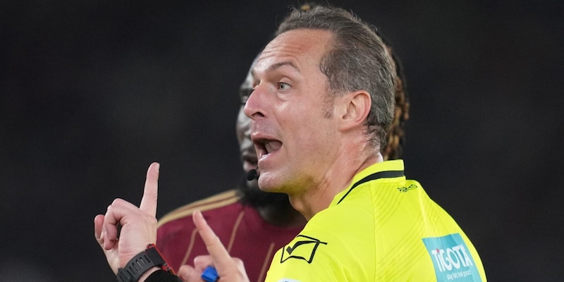 Moviola Roma-Verona, niente rigore Mancini-Sarr: è la scelta giusta 1 Moviola Roma-Verona, niente rigore Mancini-Sarr: è la scelta giusta