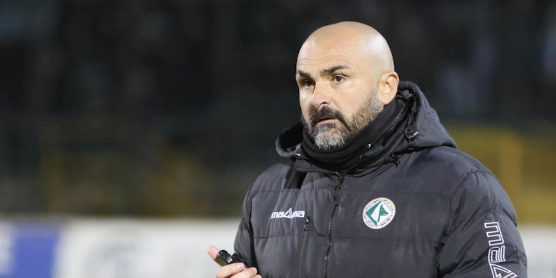 Avellino padrone: Biancolino è da B 1 Avellino padrone: Biancolino è da B