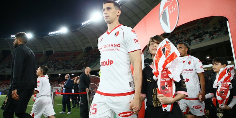 Guida alla 34ª giornata di Serie B: tutti in campo a Pasquetta. Il clou è Pisa-Cremonese. La Samp cerca punti in casa della Juve Stabia 1 Guida alla 34ª giornata di Serie B: tutti in campo a Pasquetta. Il clou è Pisa-Cremonese. La Samp cerca punti in casa della Juve Stabia