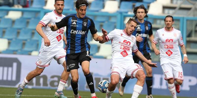 Guida alla 35ª giornata di Serie B: Pisa a Brescia per annusare la A. Samp, esame a Carrara. Catanzaro-Palermo, anticipo di playoff 1 Guida alla 35ª giornata di Serie B: Pisa a Brescia per annusare la A. Samp, esame a Carrara. Catanzaro-Palermo, anticipo di playoff