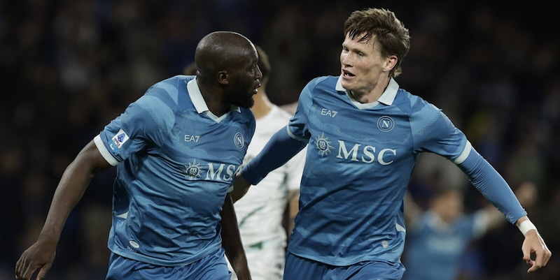 McTominay show, Lukaku gol: Napoli batte Empoli, Conte a -3 dall'Inter 1 McTominay show, Lukaku gol: Napoli batte Empoli, Conte a -3 dall'Inter