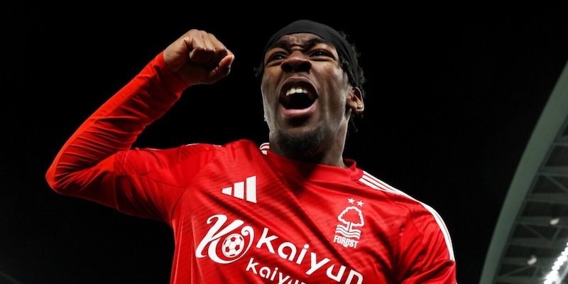United ko, il Nottingham vola verso la Champions. Merino e Saka regalano il derby all'Arsenal 1 United ko, il Nottingham vola verso la Champions. Merino e Saka regalano il derby all'Arsenal