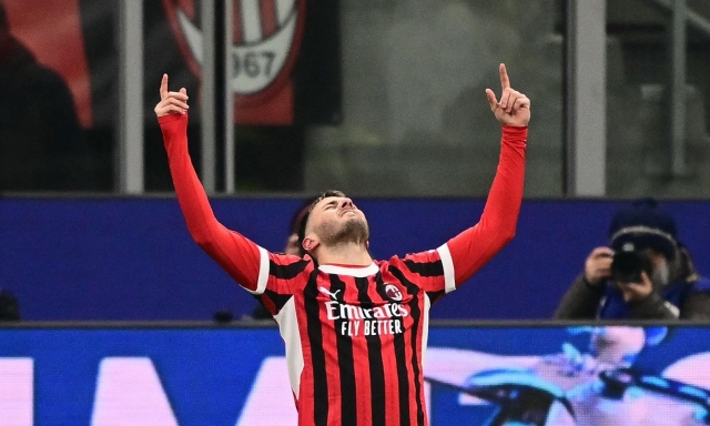 Gimenez non è il nuovo Blissett: Milan insisti su Santiago, è solo questione di tempo 1 Gimenez non è il nuovo Blissett: Milan insisti su Santiago, è solo questione di tempo
