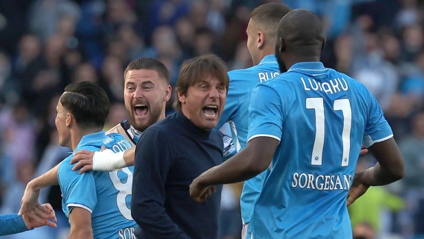 Monza-Napoli, Conte ha l'occasione per l'aggancio: il pronostico 1 Monza-Napoli, Conte ha l'occasione per l'aggancio: il pronostico