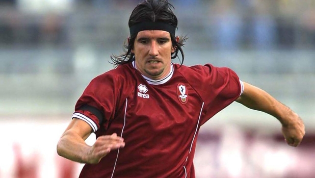 Dallo scudetto con il Milan al coma. "Dimenticato" dal calcio 1 Dallo scudetto con il Milan al coma. "Dimenticato" dal calcio