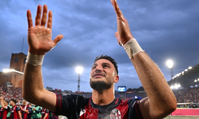 La magia con l'Inter e ormai a Napoli è Orsolini-mania: babà, meme, tessere onorarie e... 4 La magia con l'Inter e ormai a Napoli è Orsolini-mania: babà, meme, tessere onorarie e...