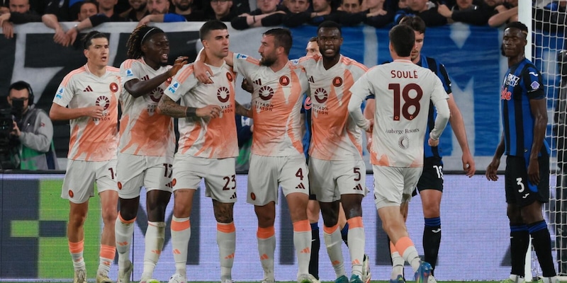 Dalla festa per Ranieri al sogno Champions: tutti gli incroci di Roma-Milan 3 Dalla festa per Ranieri al sogno Champions: tutti gli incroci di Roma-Milan