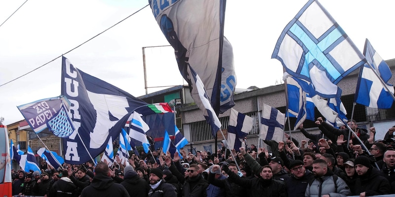 Napoli, mezzo milione di sogni: la città si prepara all'evento dell'anno 2 Napoli, mezzo milione di sogni: la città si prepara all'evento dell'anno