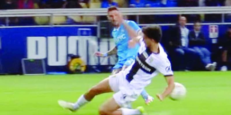 Moviola Parma-Napoli, perché è stato giusto annullare il rigore (netto) su Neres 2 Moviola Parma-Napoli, perché è stato giusto annullare il rigore (netto) su Neres