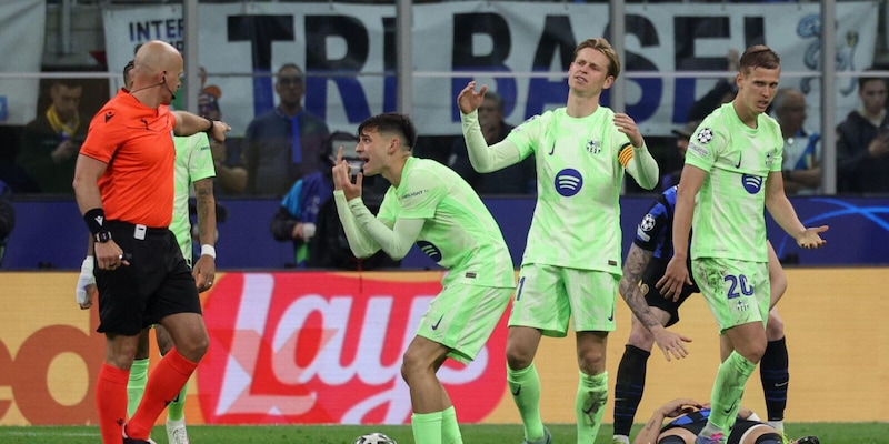 “L’Uefa indaghi! Tutto a favore dell’Inter”: Pedri e Flick, il Barça sbotta 1 “L’Uefa indaghi! Tutto a favore dell’Inter”: Pedri e Flick, il Barça sbotta