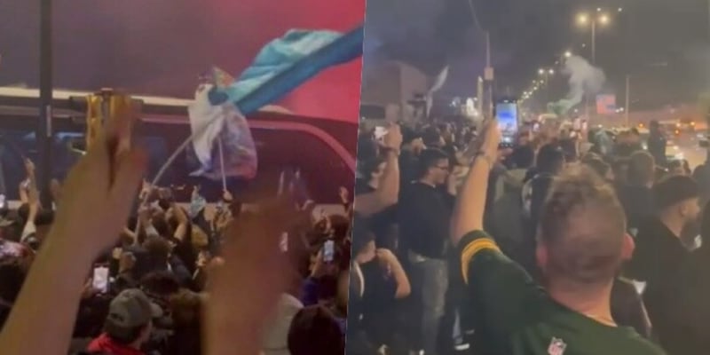 Napoli, migliaia di tifosi in festa a Capodichino: "La capolista se ne va..." 4 Napoli, migliaia di tifosi in festa a Capodichino: "La capolista se ne va..."