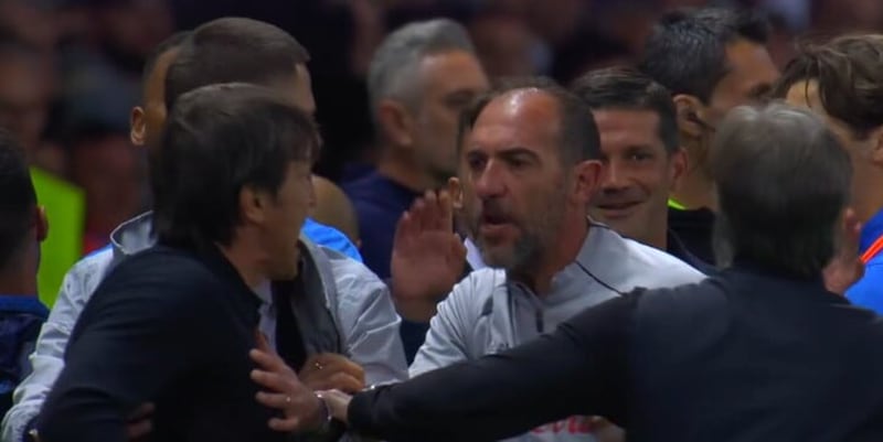 Conte furioso, la durissima frase al vice di Chivu diventa virale: "Vengo..." 2 Conte furioso, la durissima frase al vice di Chivu diventa virale: "Vengo..."