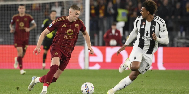 Roma-Juventus, ultimo atto per la Champions. Ma quante analogie tra i due club 2 Roma-Juventus, ultimo atto per la Champions. Ma quante analogie tra i due club