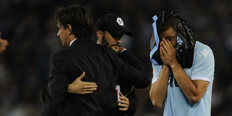 Caprile come De Vrij? Napoli-Cagliari e quel precedente Lazio-Inter 1 Caprile come De Vrij? Napoli-Cagliari e quel precedente Lazio-Inter