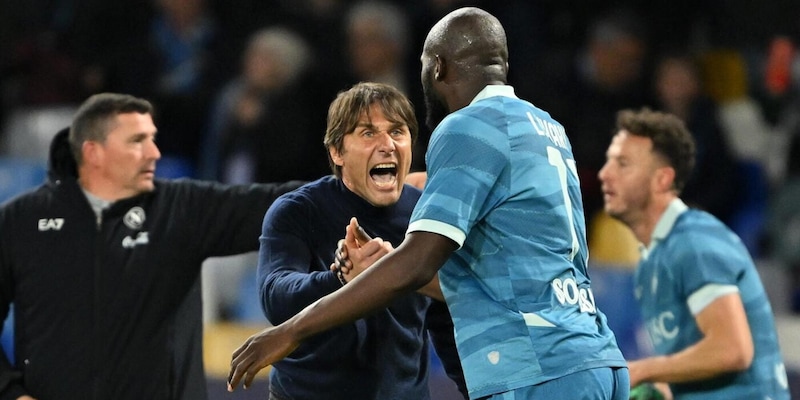 Napoli, lo show di Conte made in sud 2 Napoli, lo show di Conte made in sud