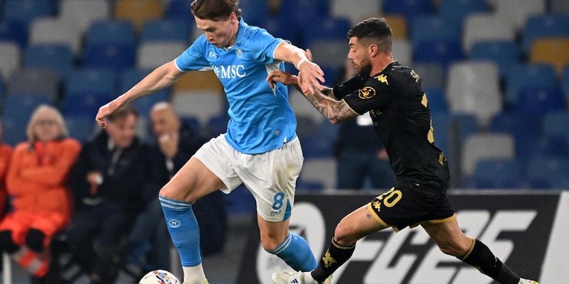 Napoli niente ansia, McTominay brilla: lo scozzese ha numeri record e vuole superare Hamsik 3 Napoli niente ansia, McTominay brilla: lo scozzese ha numeri record e vuole superare Hamsik