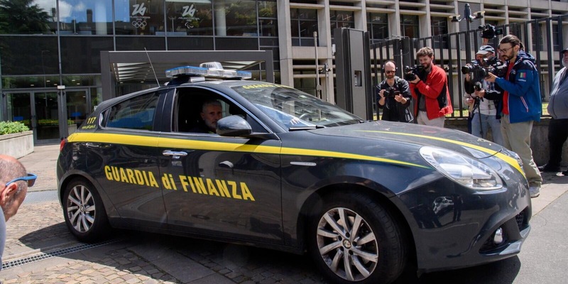 Ai domiciliari i gestori delle scommesse dei calciatori 1 Ai domiciliari i gestori delle scommesse dei calciatori