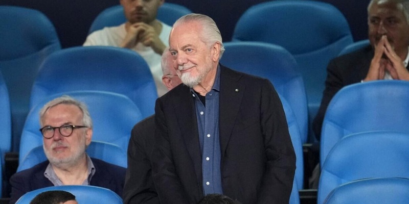 Napoli campione, lo scudetto di De Laurentiis: “ricostruzione” vincente con Conte 1 Napoli campione, lo scudetto di De Laurentiis: “ricostruzione” vincente con Conte