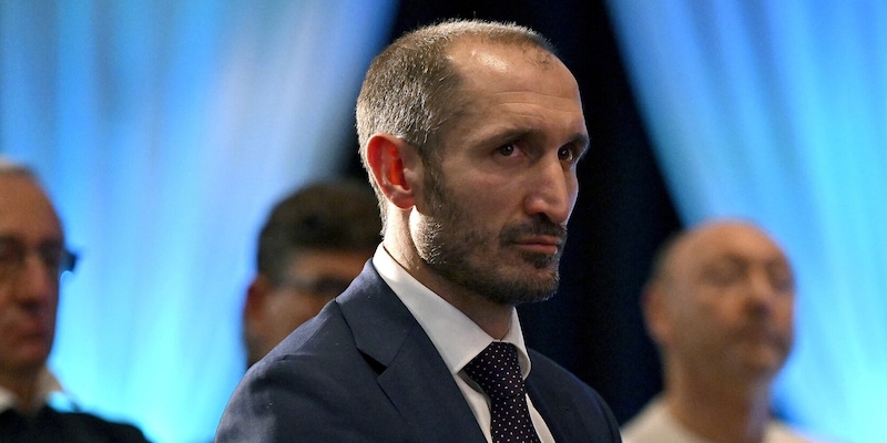 Chiellini, tutto sul nuovo ruolo: l'investitura di Elkann per tornare Juve al di là dell'allenatore 1 Chiellini, tutto sul nuovo ruolo: l'investitura di Elkann per tornare Juve al di là dell'allenatore