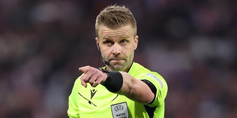 Conference, Fiorentina-Betis: lo svedese Nyberg arbitra la semifinale 2 Conference, Fiorentina-Betis: lo svedese Nyberg arbitra la semifinale