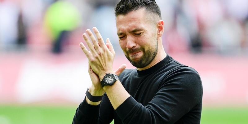 Farioli lascia l’Ajax dopo la beffa in Eredivisie: il comunicato ufficiale 1 Farioli lascia l’Ajax dopo la beffa in Eredivisie: il comunicato ufficiale