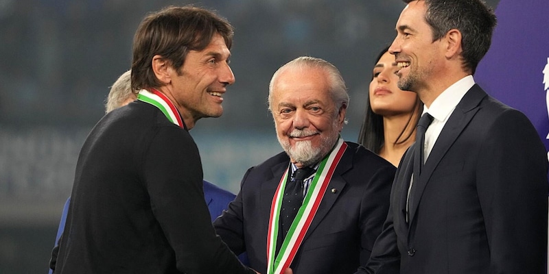 De Laurentiis: "Non sono sazio. Conte rimane al Napoli? State sereni..." 3 De Laurentiis: "Non sono sazio. Conte rimane al Napoli? State sereni..."