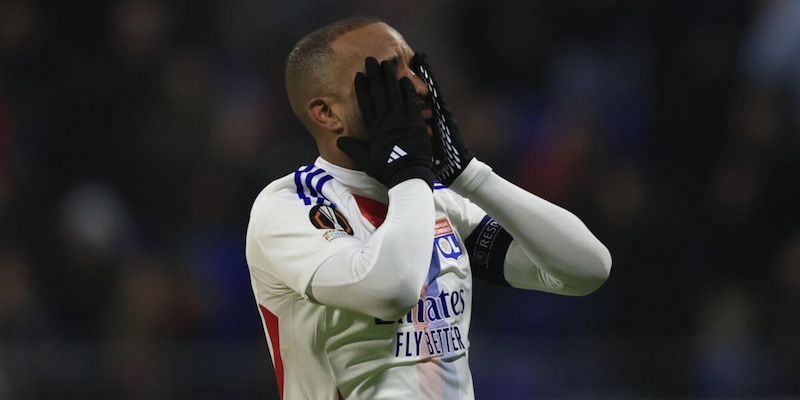 Lacazette, addio shock al Lione: doppietta in campo e ladri in casa 1 Lacazette, addio shock al Lione: doppietta in campo e ladri in casa