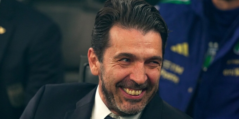 Conte alla Juve, Buffon frena: "Non è così scontato". Poi l'applauso all'Inter 1 Conte alla Juve, Buffon frena: "Non è così scontato". Poi l'applauso all'Inter