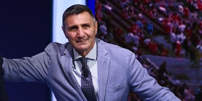 La frecciata di Bruno Giordano alla Roma in diretta Rai: "Il Napoli prende i suoi giocatori e vince..." 1 La frecciata di Bruno Giordano alla Roma in diretta Rai: "Il Napoli prende i suoi giocatori e vince..."