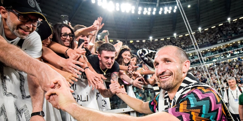 "Chiellini non ha mai tradito la Juve: perché è pronto a risollevarla"
1 "Chiellini non ha mai tradito la Juve: perché è pronto a risollevarla"