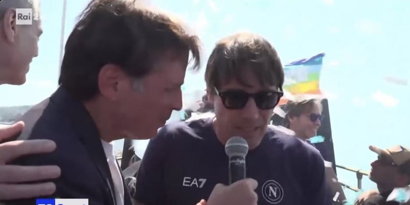 Conte con gli occhi lucidi chiede di non fare domande sul futuro: "È difficile..." 1 Conte con gli occhi lucidi chiede di non fare domande sul futuro: "È difficile..."