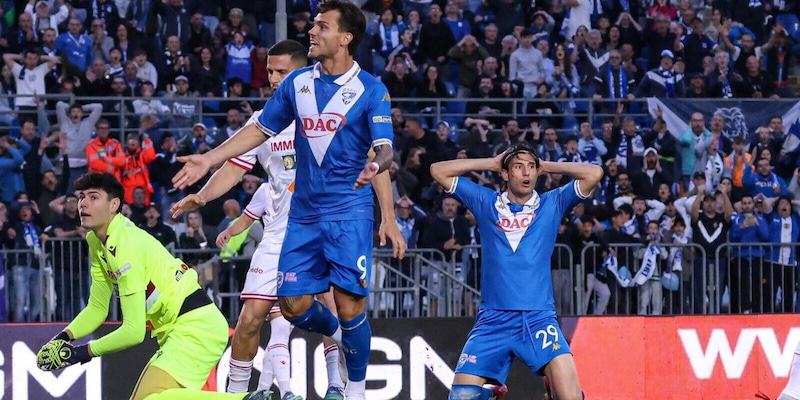 Serie B, rinviate le gare di playout per una possibile penalizzazione del Brescia: il comunicato ufficiale 4 Serie B, rinviate le gare di playout per una possibile penalizzazione del Brescia: il comunicato ufficiale
