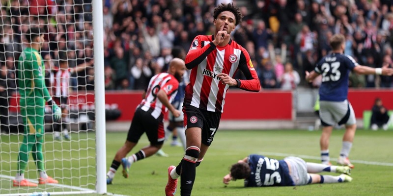 Manchester United, altra frenata in Premier League: poker del Brentford in rimonta 1 Manchester United, altra frenata in Premier League: poker del Brentford in rimonta