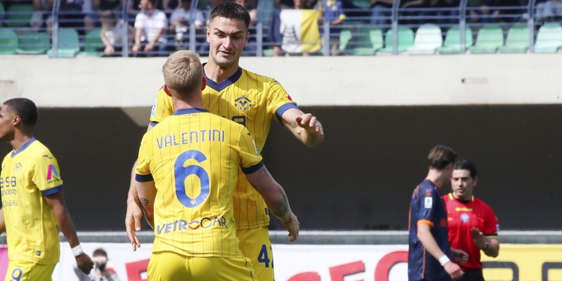 Coppola risponde a Krstovic: Verona quasi salvo, il Lecce aggancia l'Empoli 1 Coppola risponde a Krstovic: Verona quasi salvo, il Lecce aggancia l'Empoli