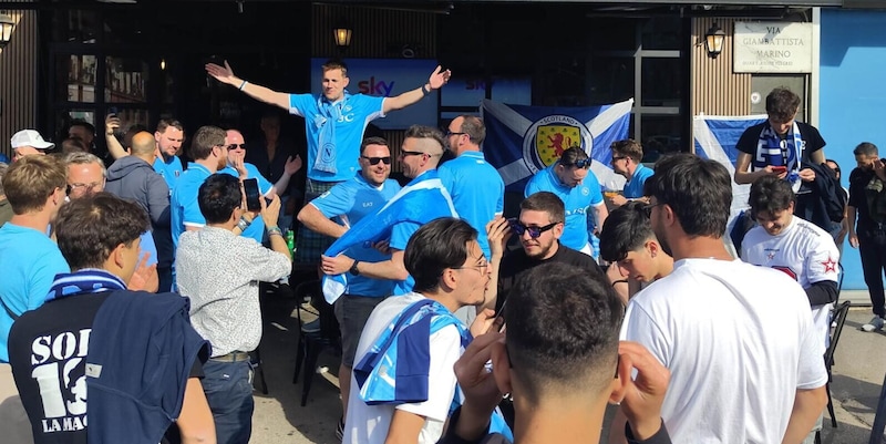 Napoli, caos a Lecce: la Questura annulla centinaia di biglietti irregolari 1 Napoli, caos a Lecce: la Questura annulla centinaia di biglietti irregolari