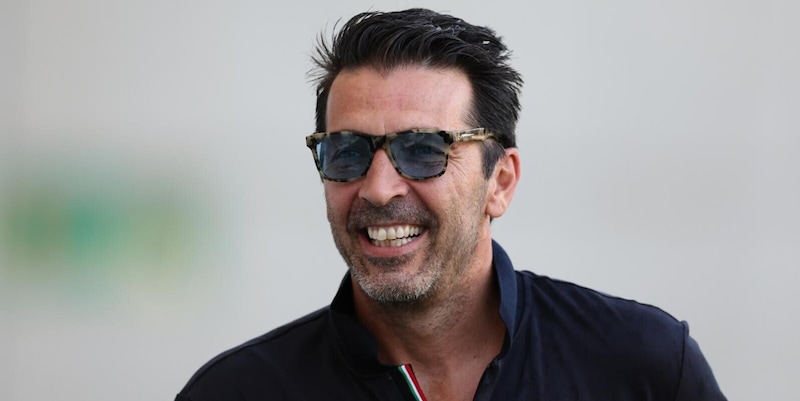 Buffon: "Conte alla Juve? Non sono convinto lasci Napoli" 4 Buffon: "Conte alla Juve? Non sono convinto lasci Napoli"